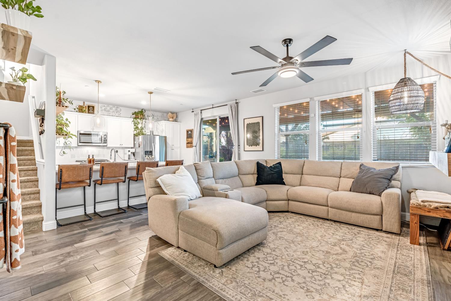 2760 N Sophie Dr, Fresno, CA 93727