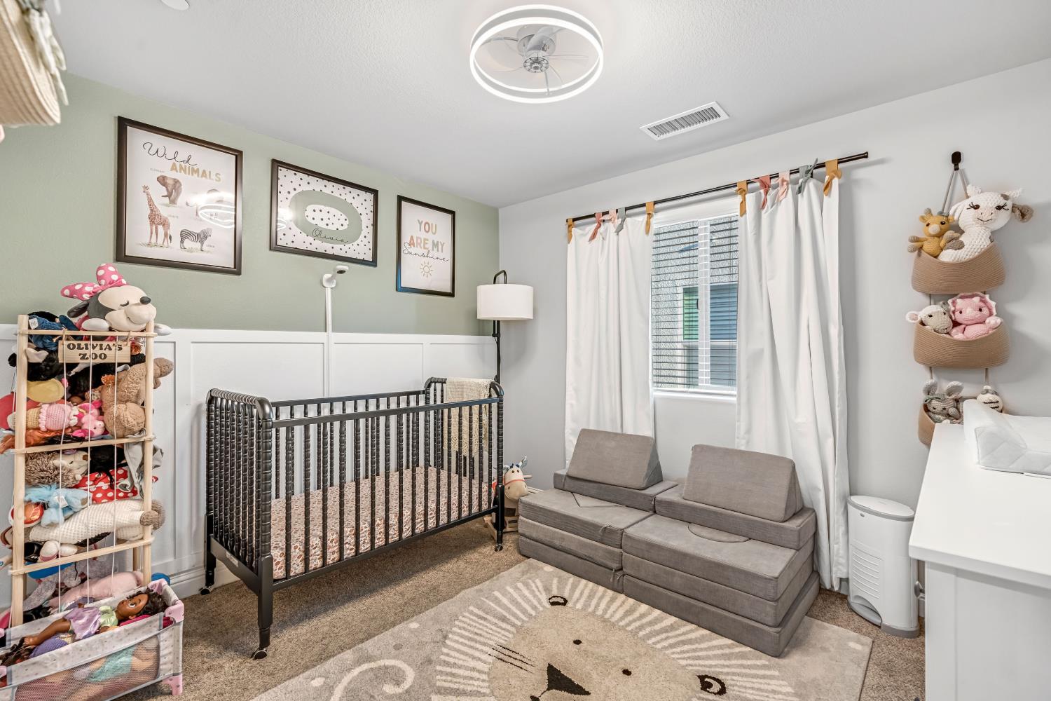 2760 N Sophie Dr, Fresno, CA 93727