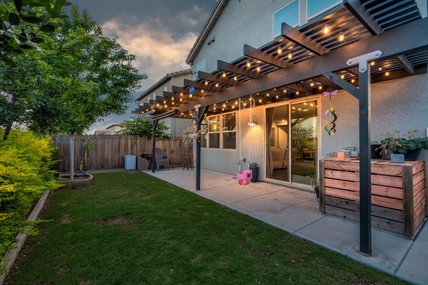 2760 N Sophie Dr, Fresno, CA 93727