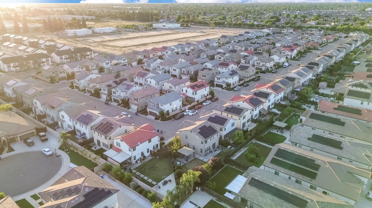 2760 N Sophie Dr, Fresno, CA 93727