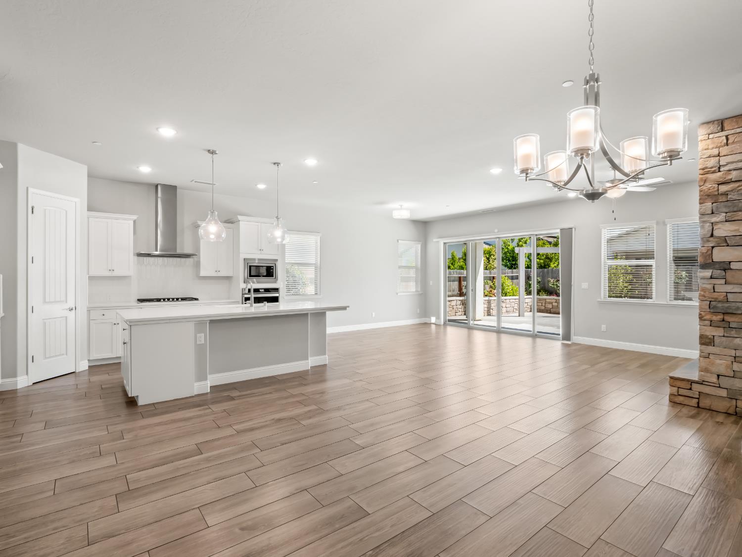 1751 N Kaweah Ave, Clovis, CA 93619