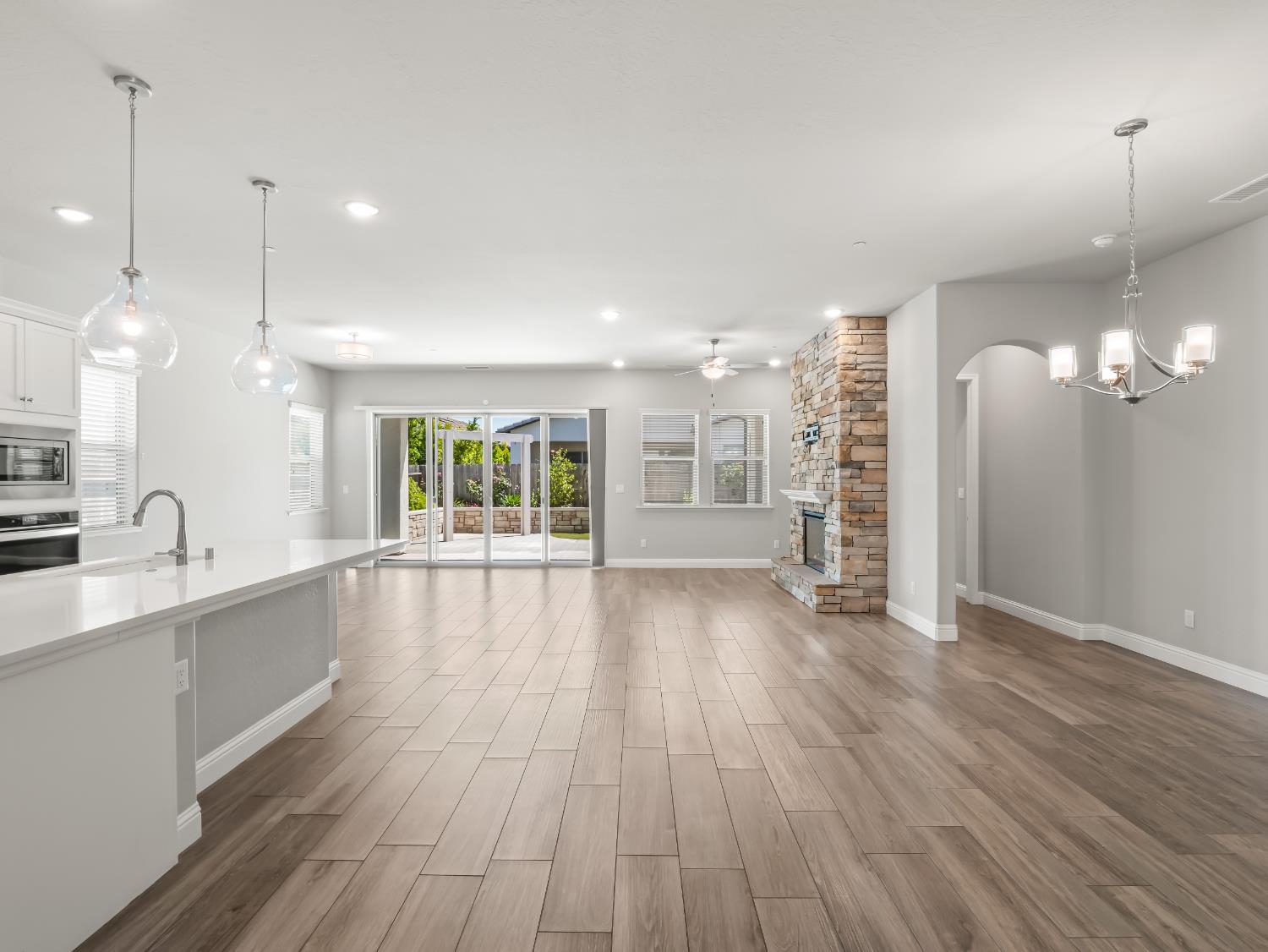 1751 N Kaweah Ave, Clovis, CA 93619