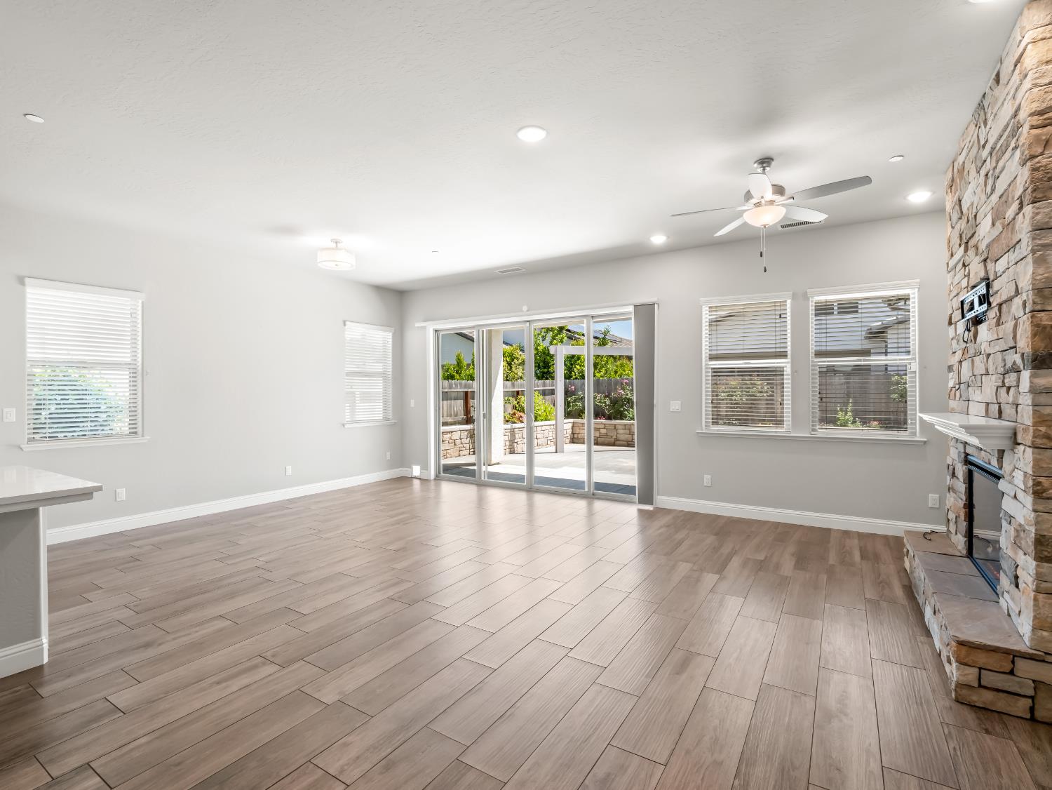 1751 N Kaweah Ave, Clovis, CA 93619