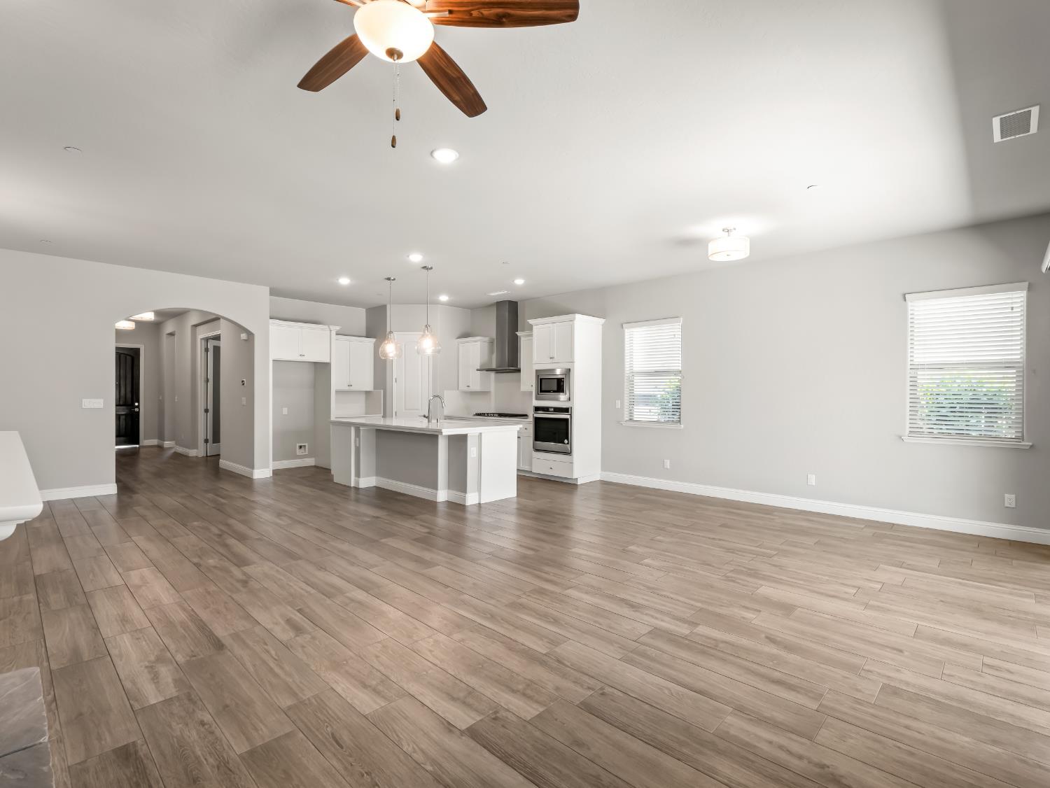 1751 N Kaweah Ave, Clovis, CA 93619