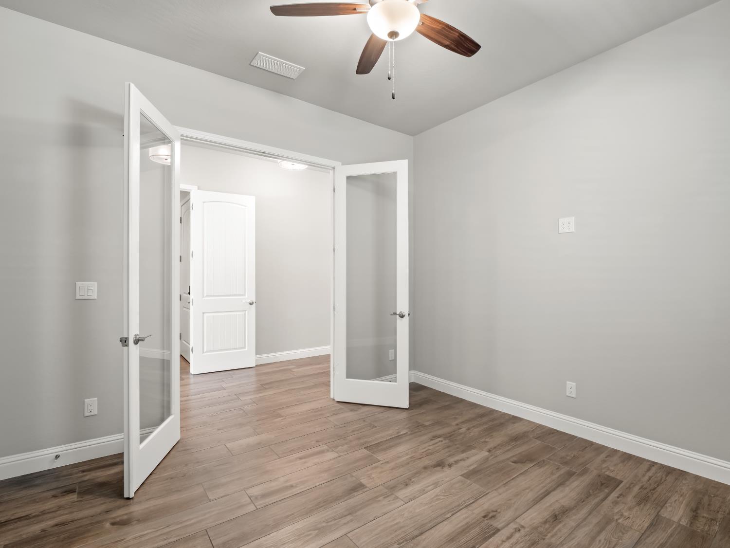 1751 N Kaweah Ave, Clovis, CA 93619