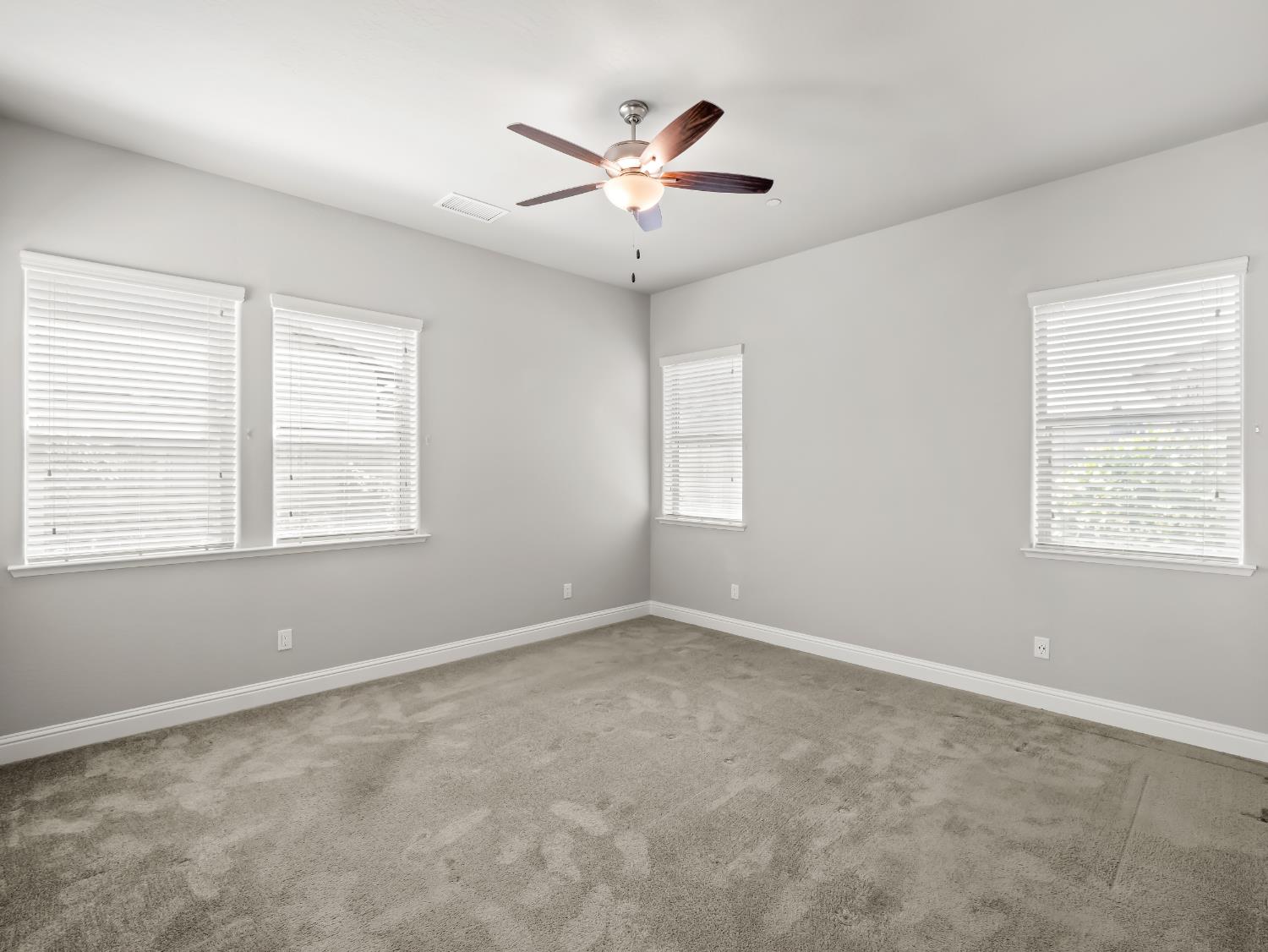 1751 N Kaweah Ave, Clovis, CA 93619