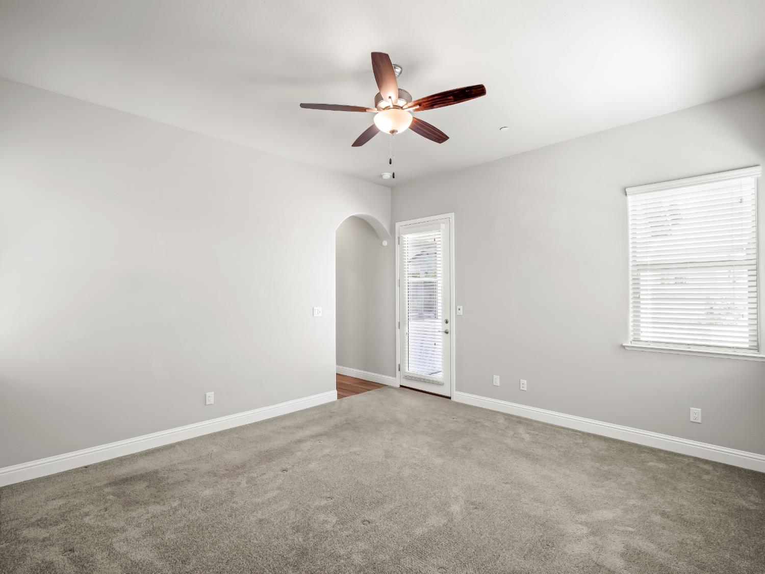 1751 N Kaweah Ave, Clovis, CA 93619