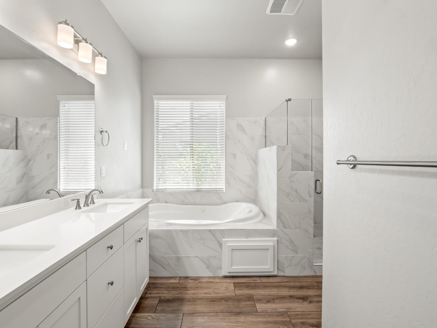 1751 N Kaweah Ave, Clovis, CA 93619