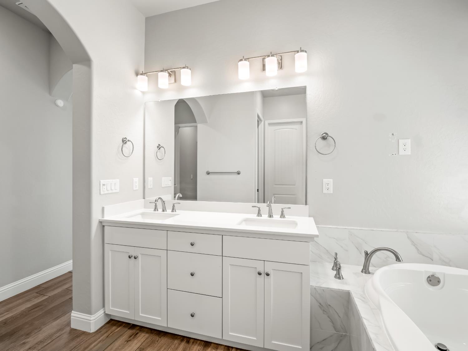 1751 N Kaweah Ave, Clovis, CA 93619