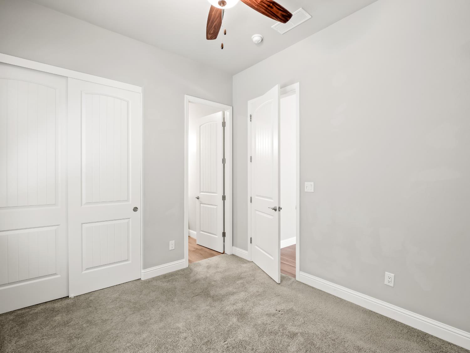 1751 N Kaweah Ave, Clovis, CA 93619