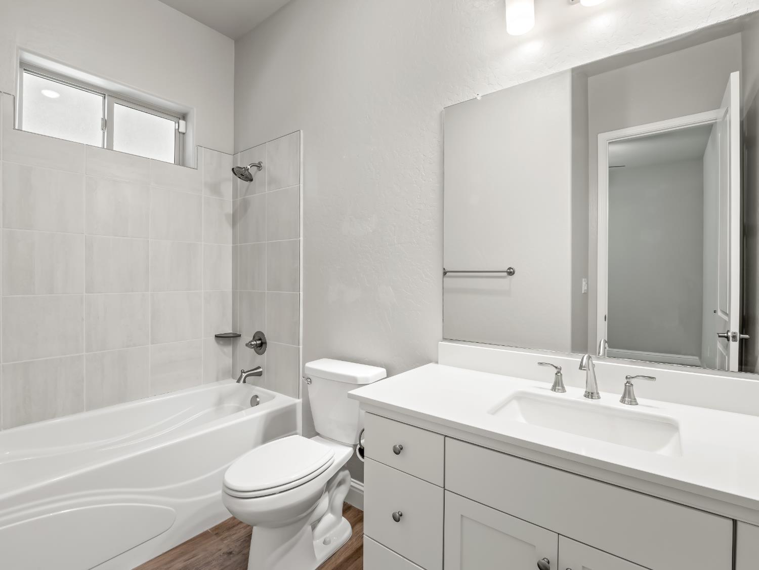1751 N Kaweah Ave, Clovis, CA 93619