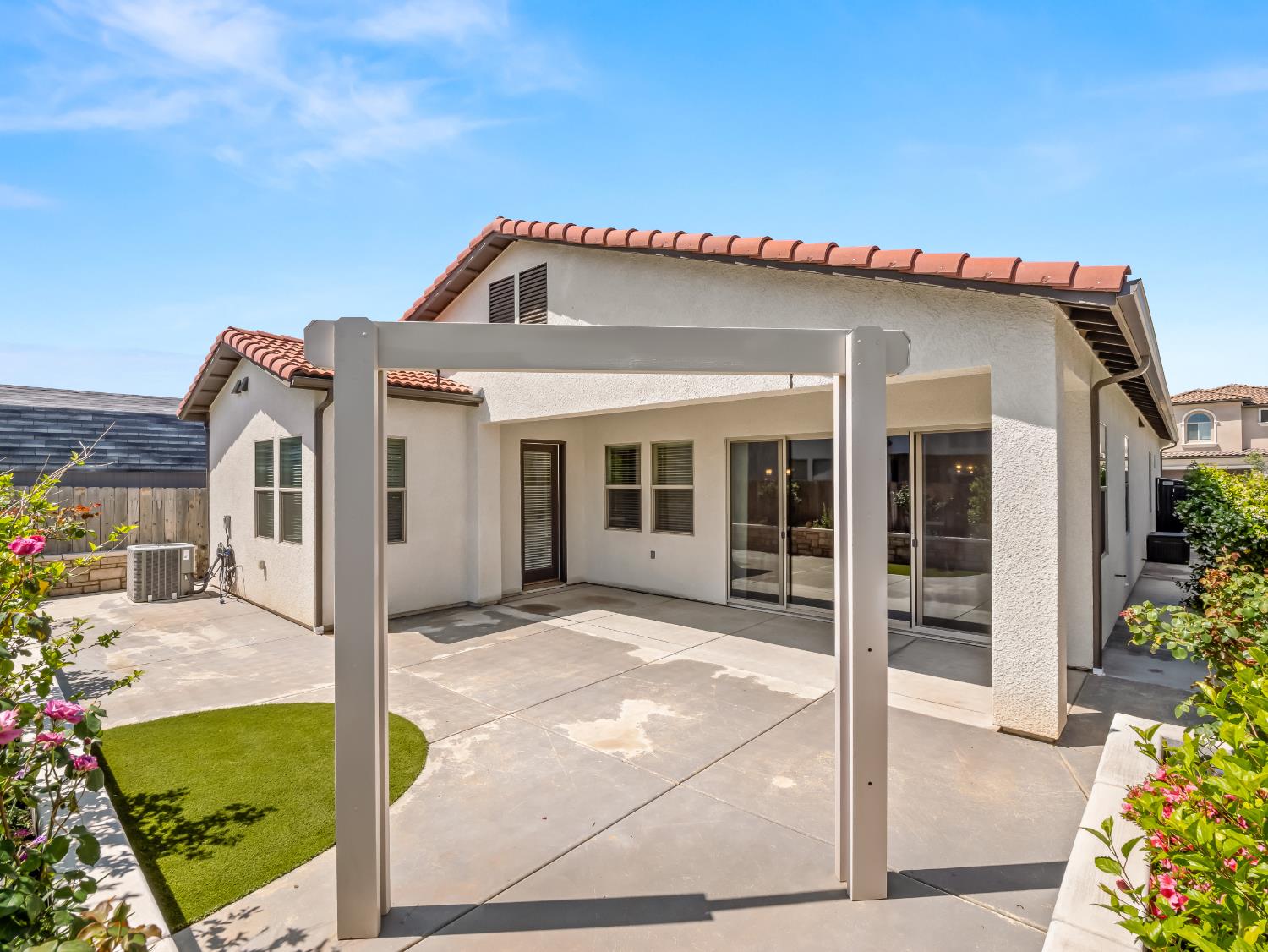 1751 N Kaweah Ave, Clovis, CA 93619