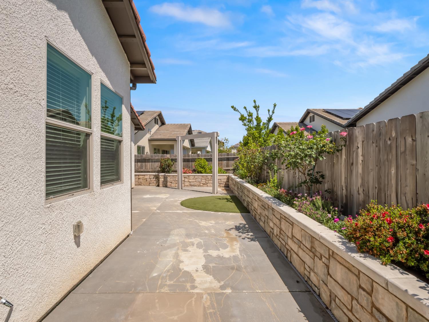 1751 N Kaweah Ave, Clovis, CA 93619