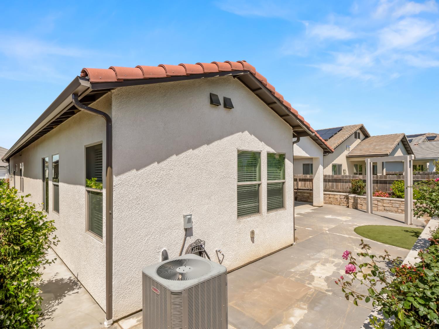 1751 N Kaweah Ave, Clovis, CA 93619