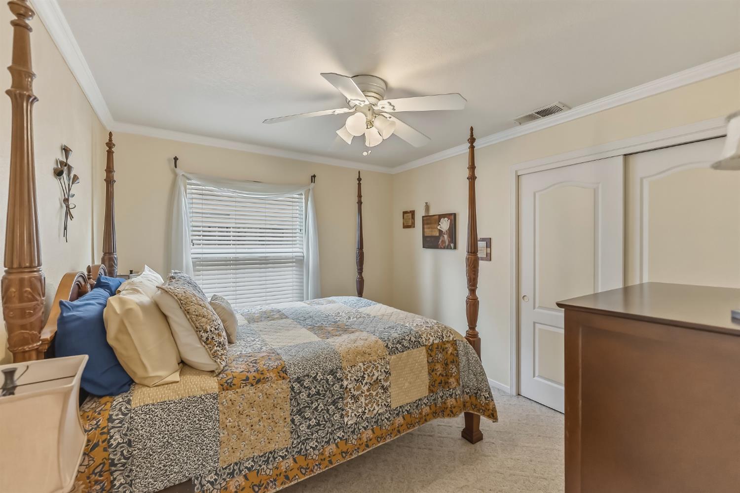 1917 E Quincy Ave, Fresno, CA 93720