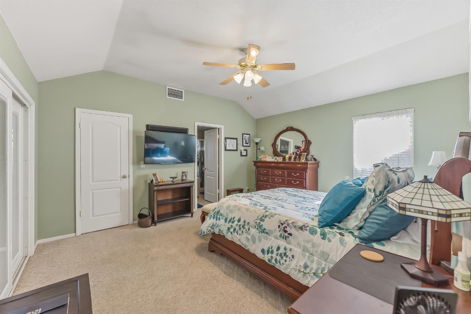 1917 E Quincy Ave, Fresno, CA 93720