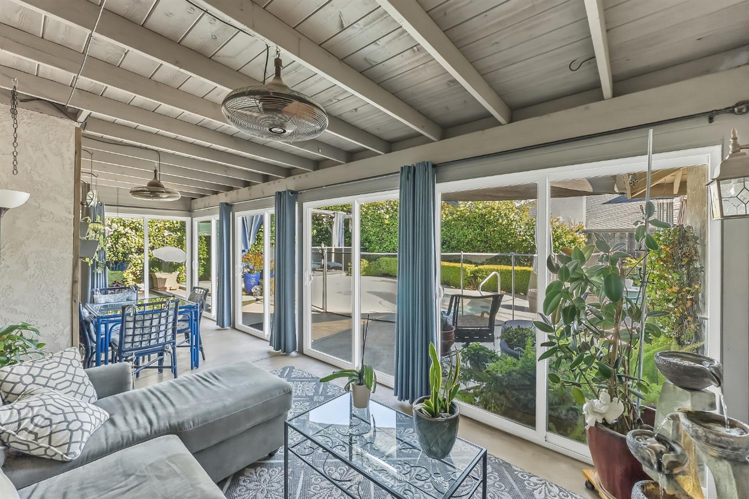 1917 E Quincy Ave, Fresno, CA 93720