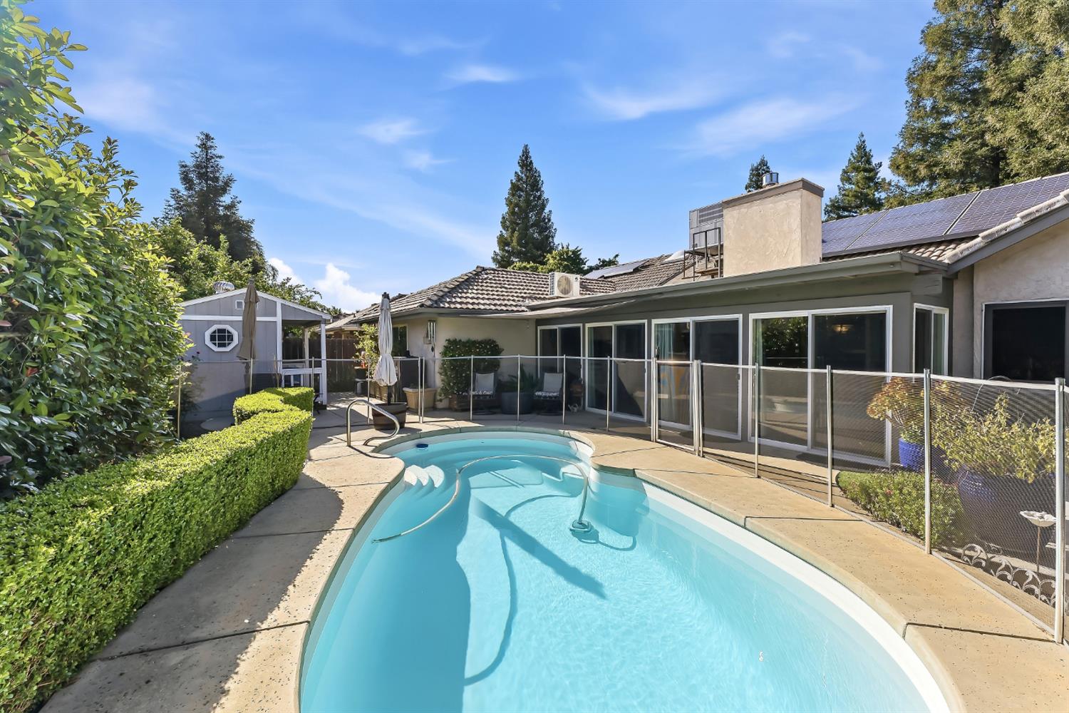 1917 E Quincy Ave, Fresno, CA 93720