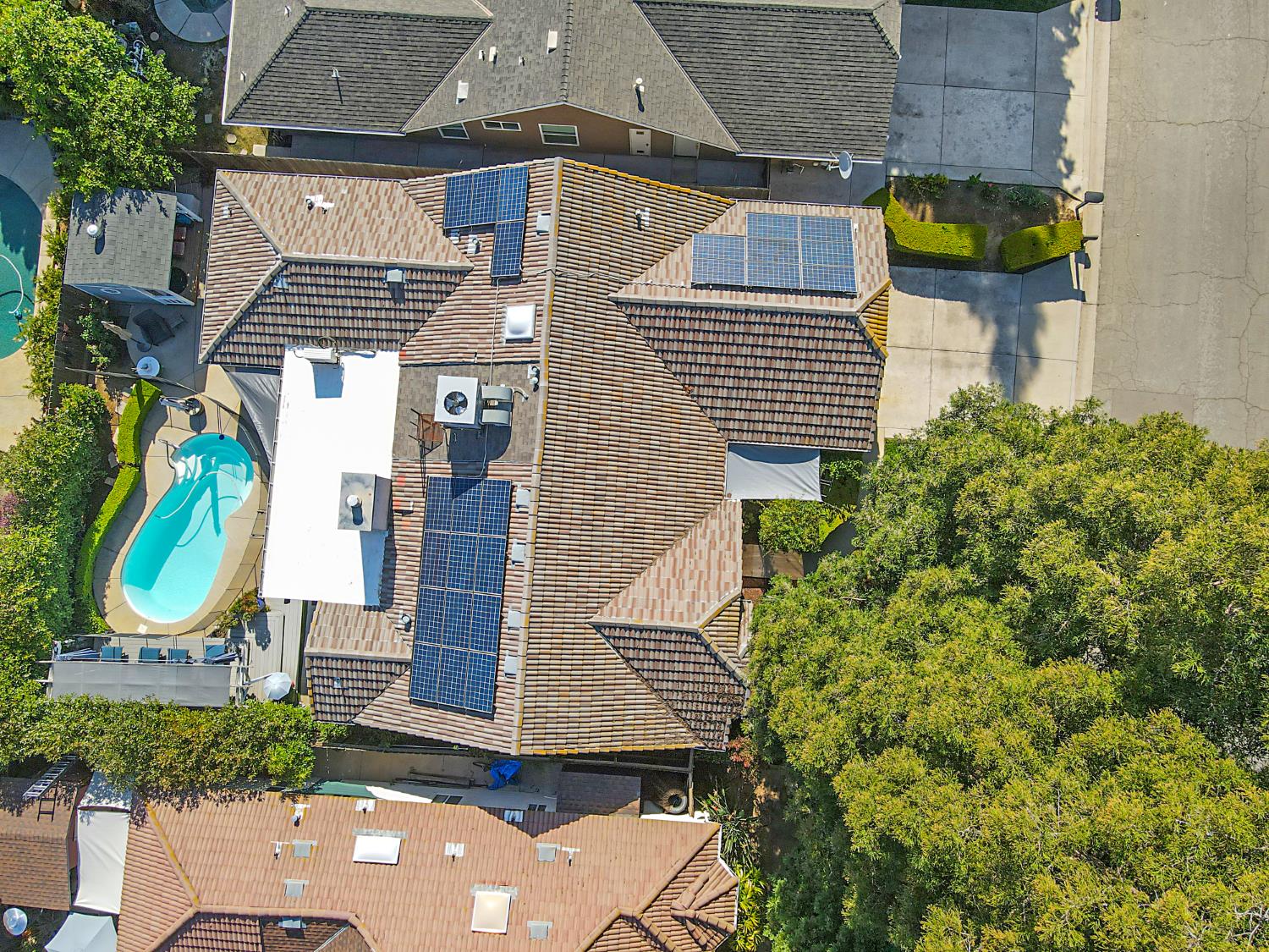 1917 E Quincy Ave, Fresno, CA 93720