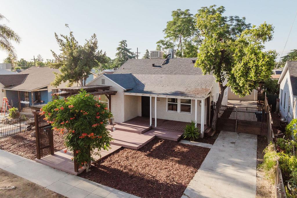 1421 E Terrace Ave, Fresno, CA 93704