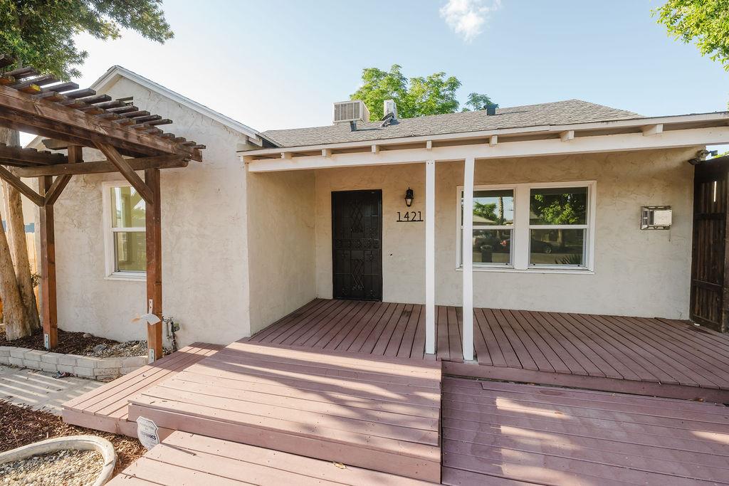 1421 E Terrace Ave, Fresno, CA 93704