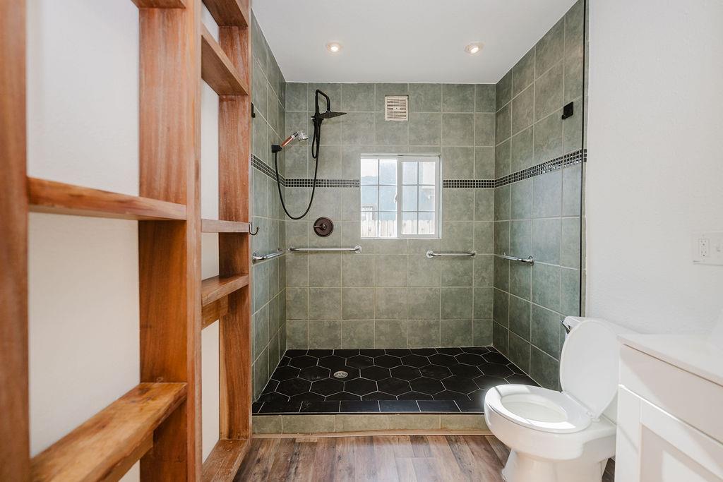 1421 E Terrace Ave, Fresno, CA 93704