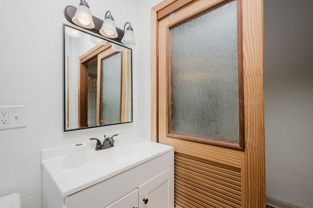 1421 E Terrace Ave, Fresno, CA 93704