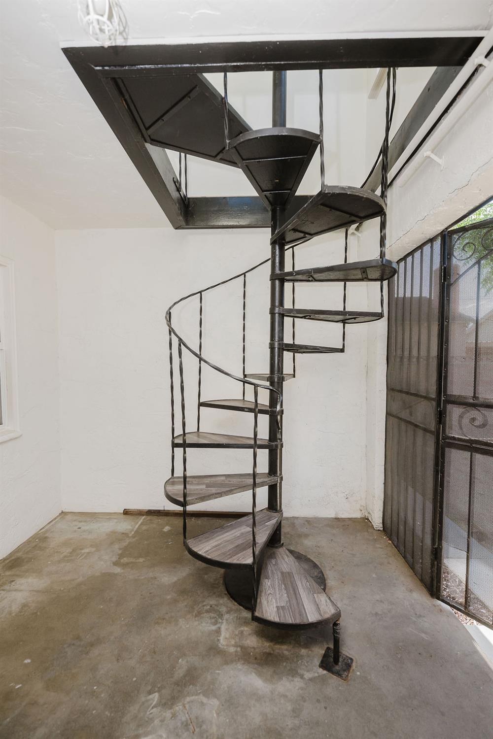 1421 E Terrace Ave, Fresno, CA 93704