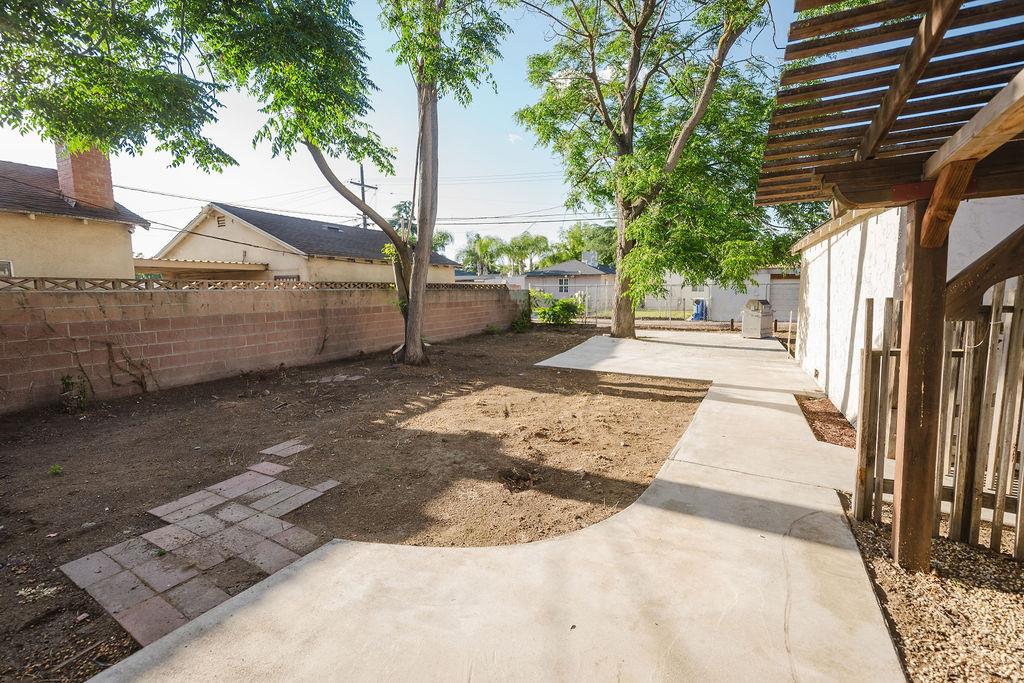 1421 E Terrace Ave, Fresno, CA 93704