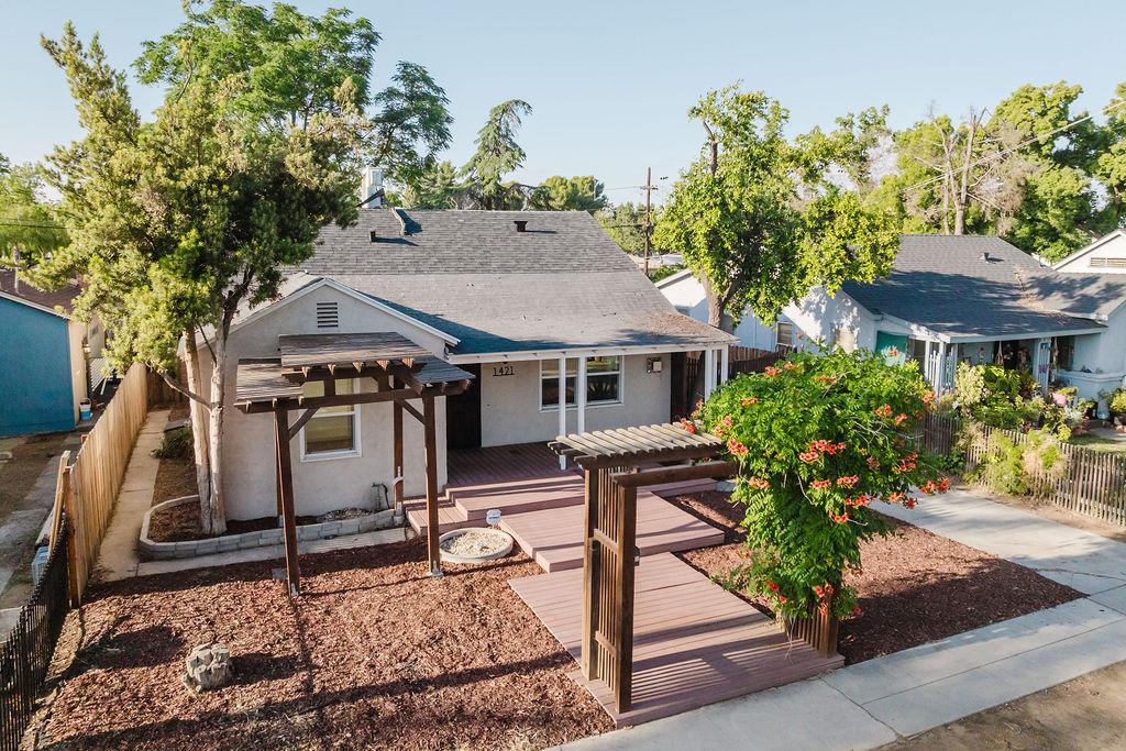 1421 E Terrace Ave, Fresno, CA 93704
