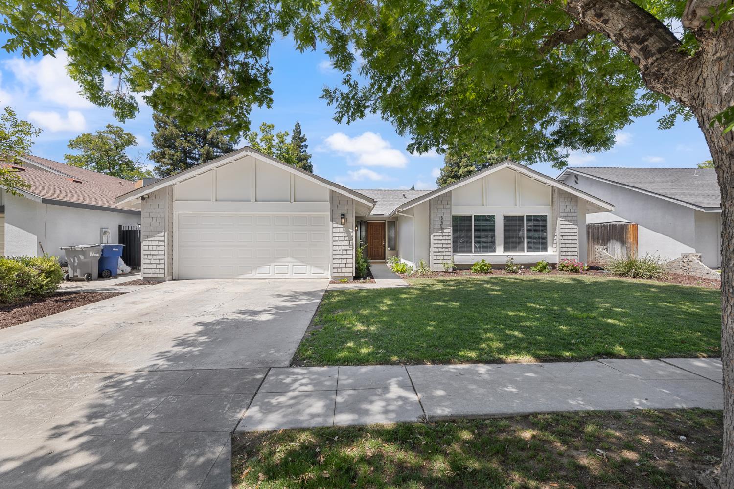 5361 N El Sol Ave, Fresno, CA 93722