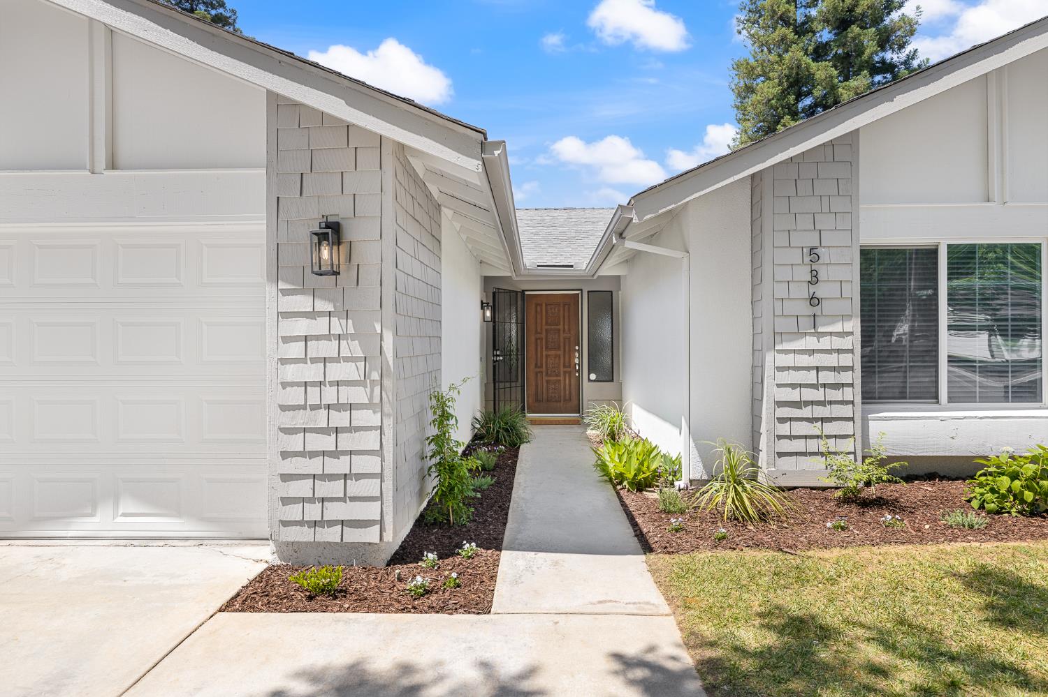 5361 N El Sol Ave, Fresno, CA 93722