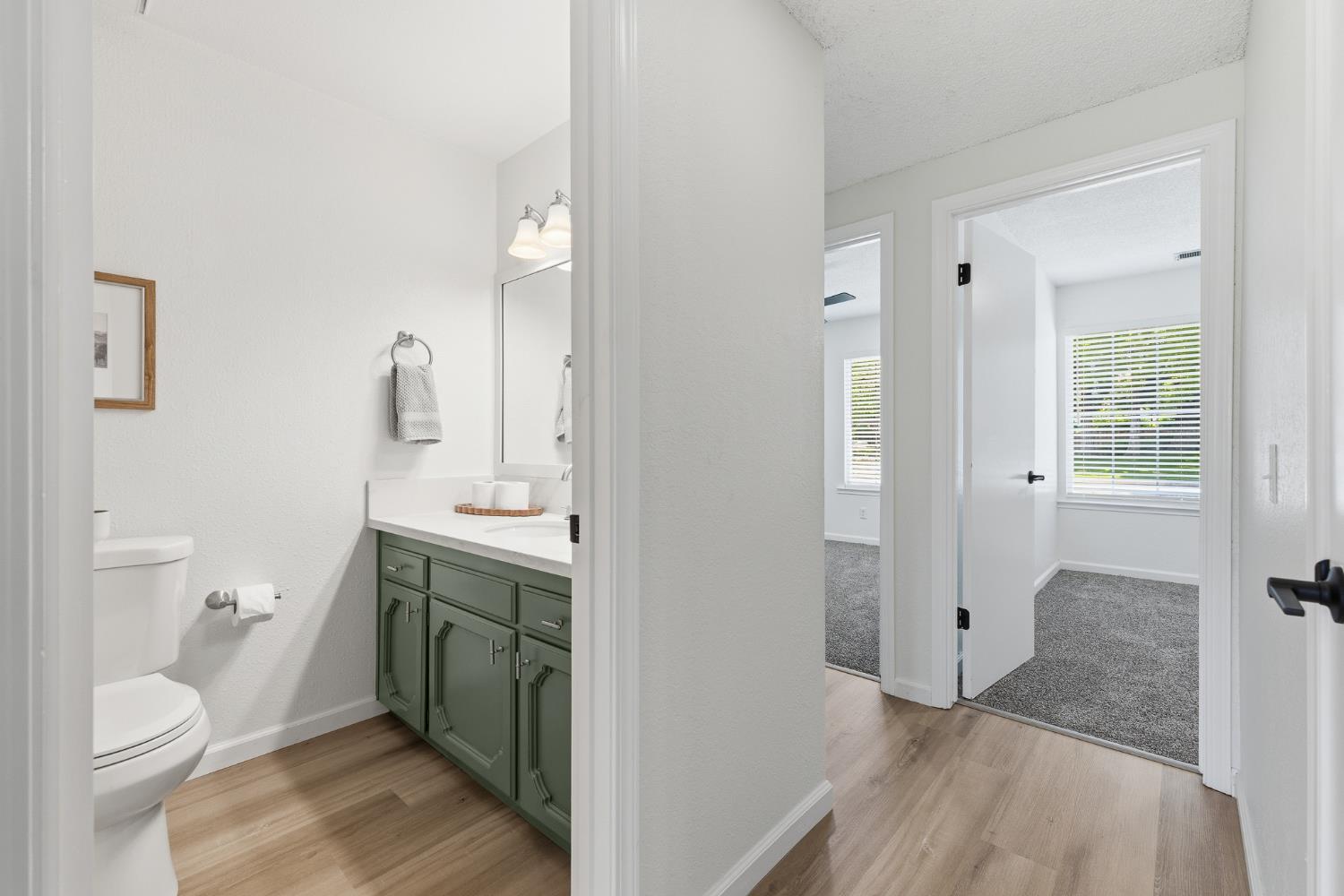 5361 N El Sol Ave, Fresno, CA 93722