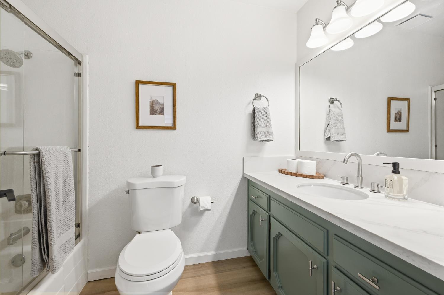 5361 N El Sol Ave, Fresno, CA 93722