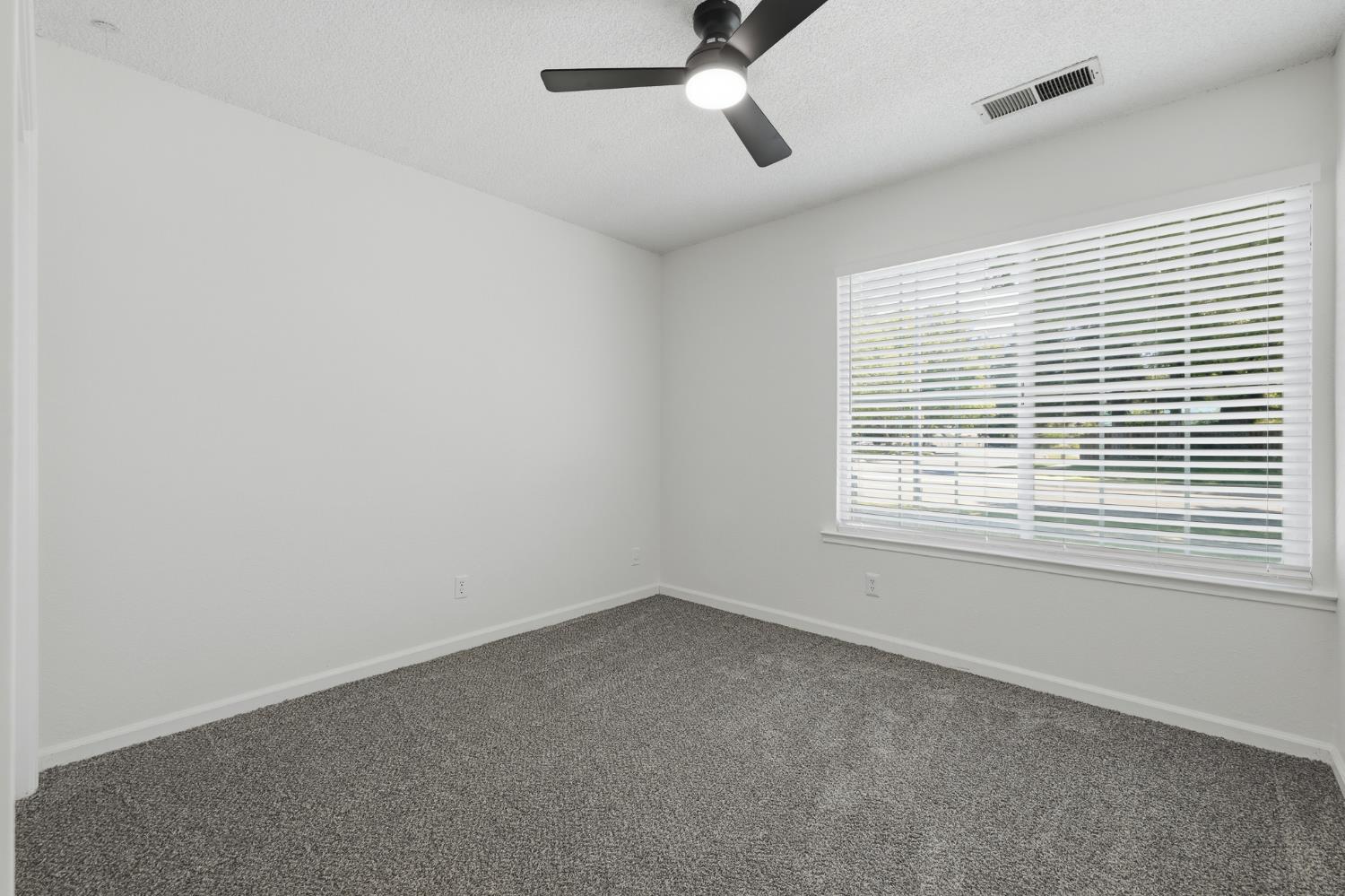 5361 N El Sol Ave, Fresno, CA 93722