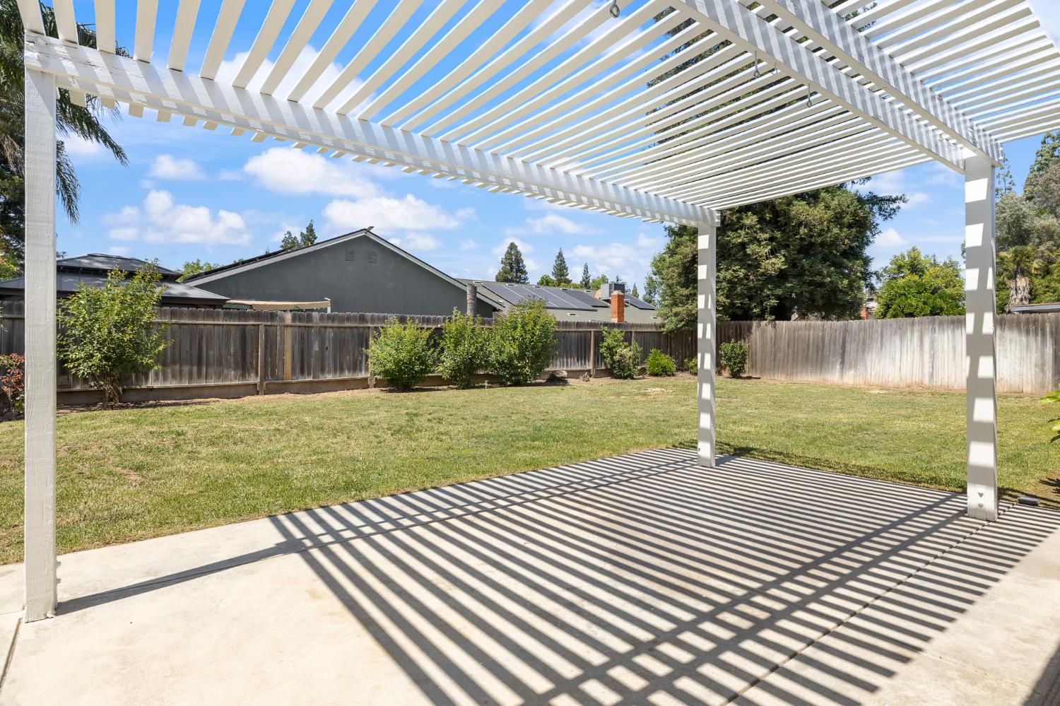 5361 N El Sol Ave, Fresno, CA 93722