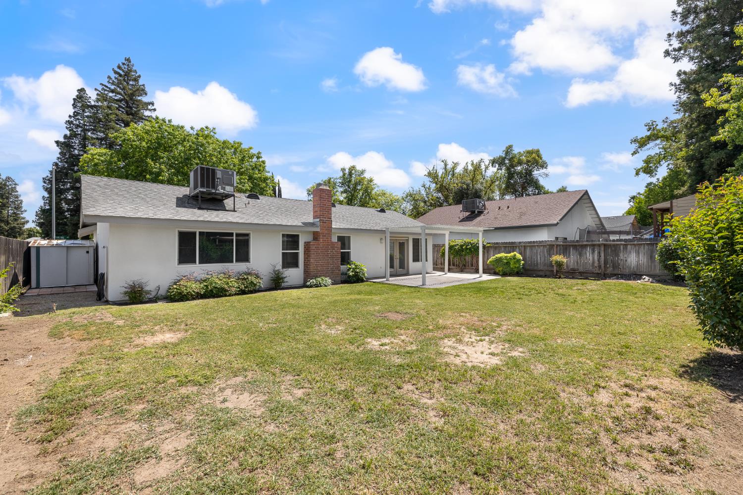 5361 N El Sol Ave, Fresno, CA 93722