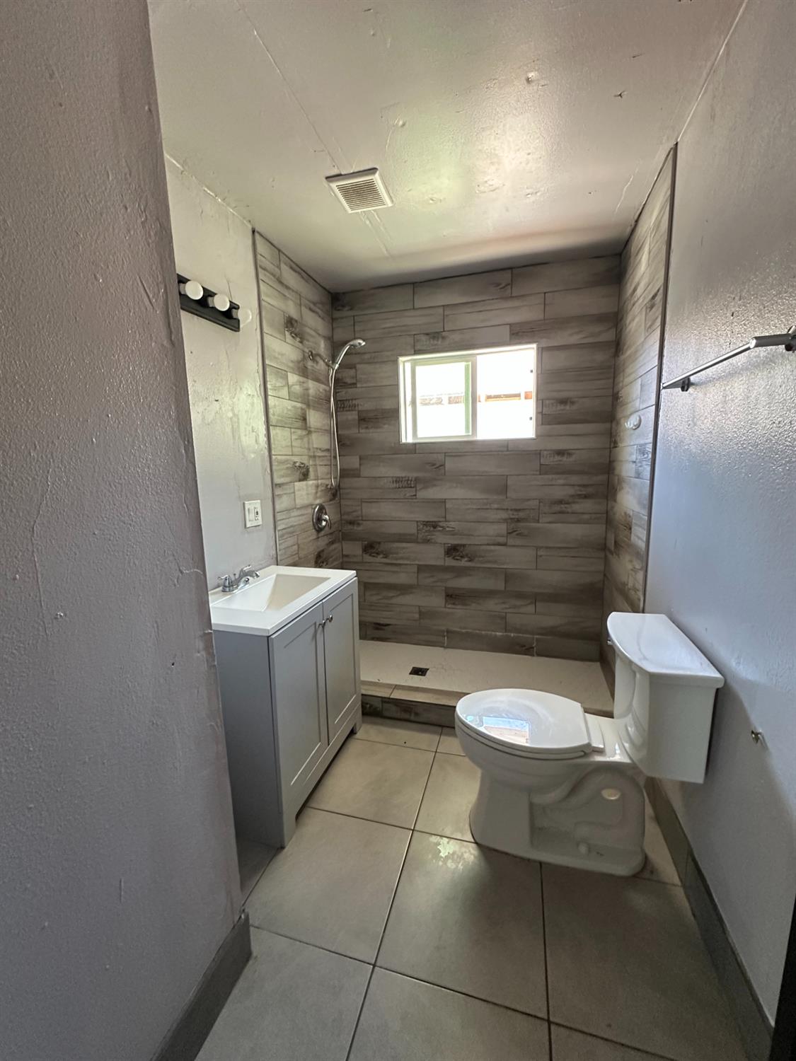 4511 E Balch, Fresno, CA 93702