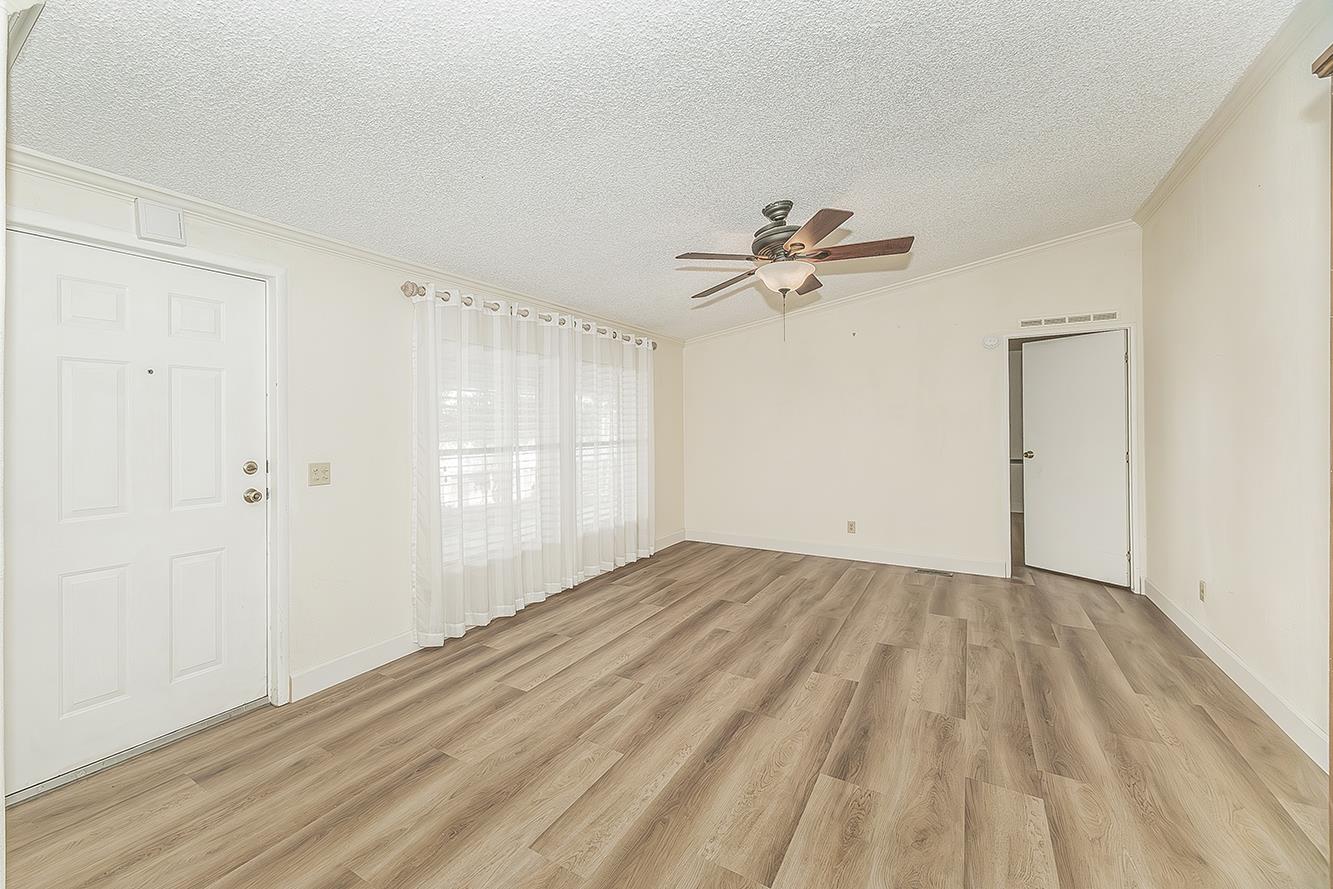 1701 Dinuba Ave #180, Selma, CA 93662