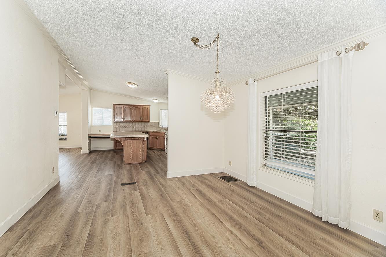 1701 Dinuba Ave #180, Selma, CA 93662