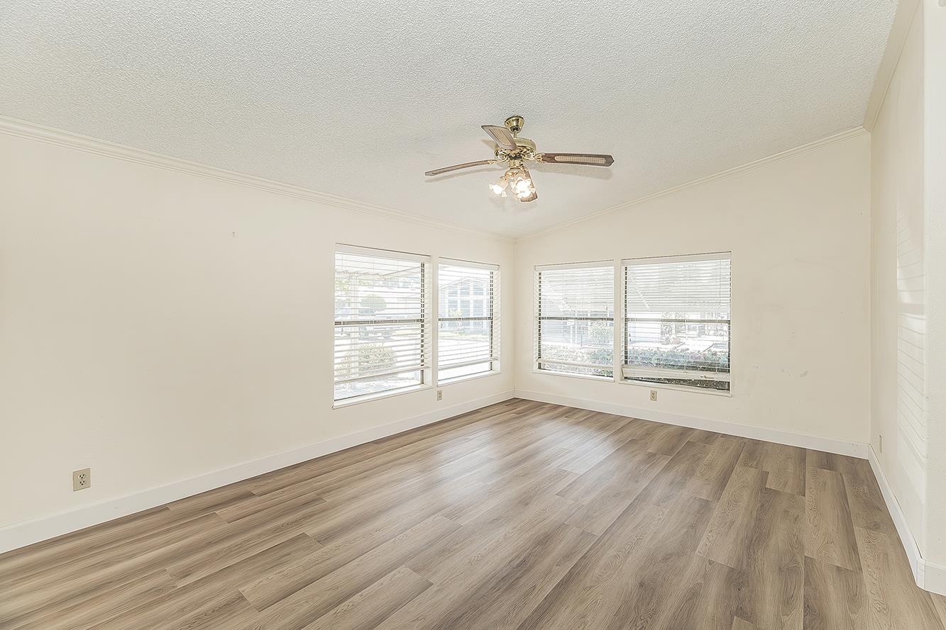 1701 Dinuba Ave #180, Selma, CA 93662