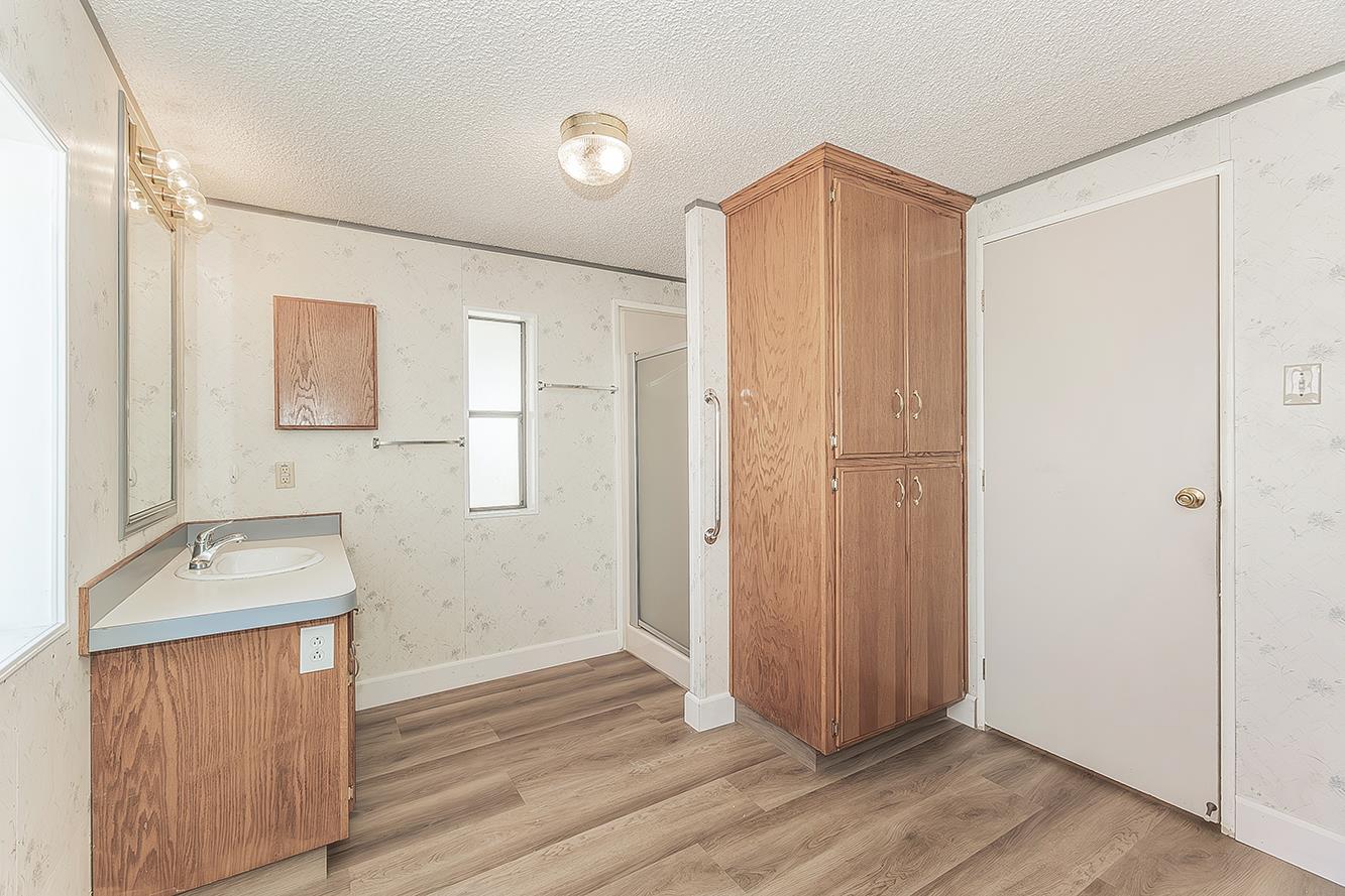 1701 Dinuba Ave #180, Selma, CA 93662