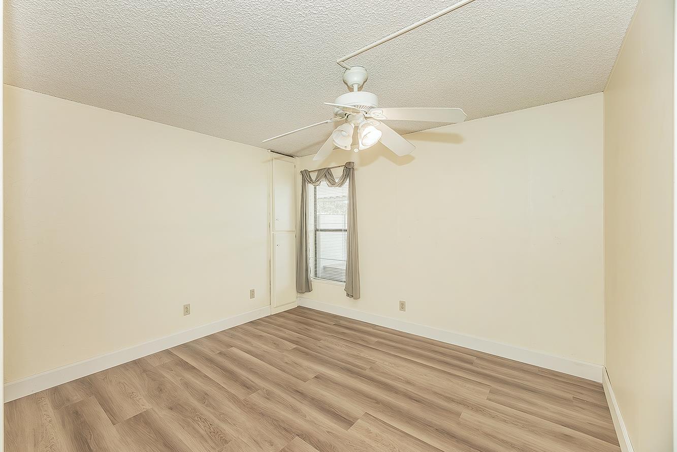 1701 Dinuba Ave #180, Selma, CA 93662