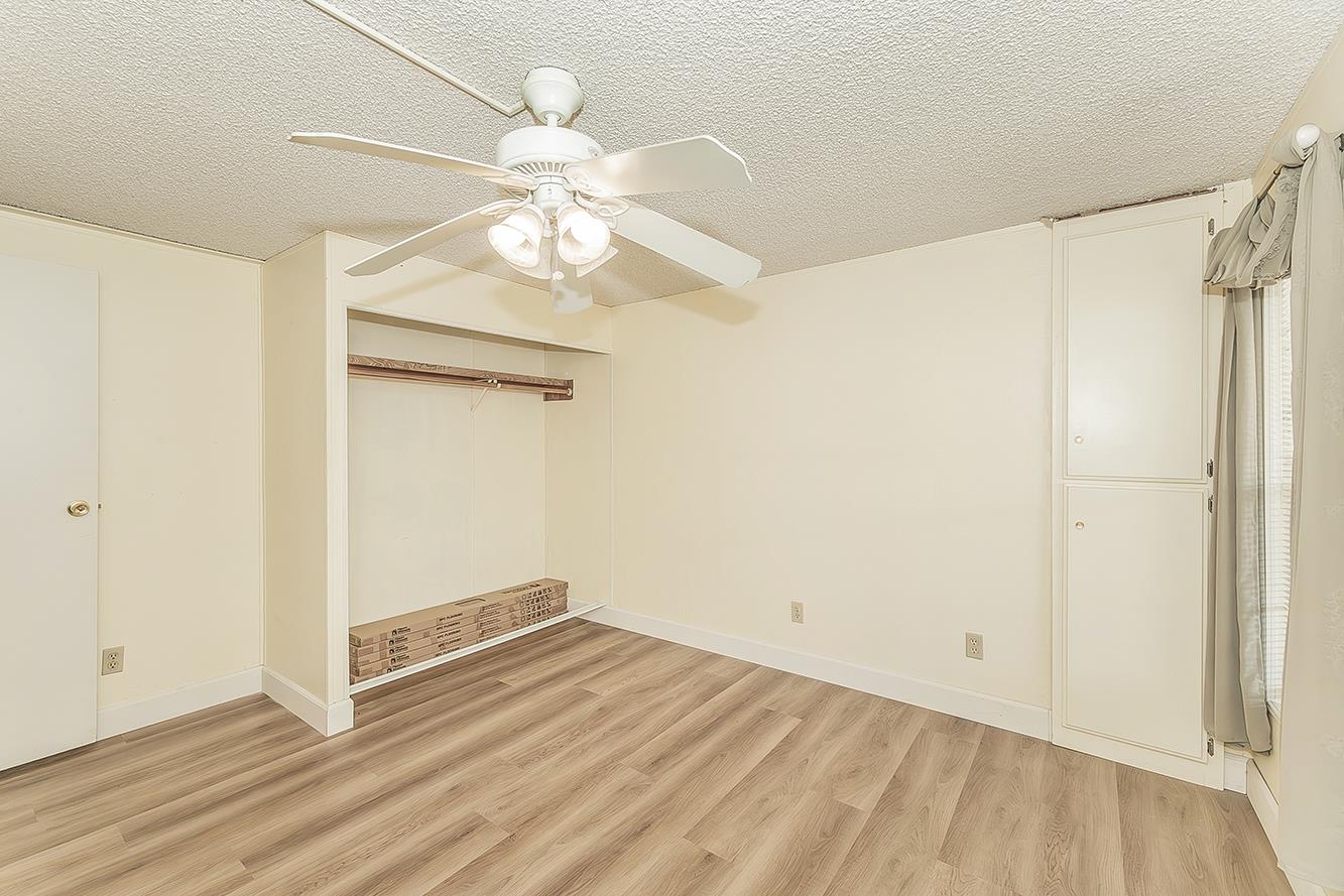 1701 Dinuba Ave #180, Selma, CA 93662