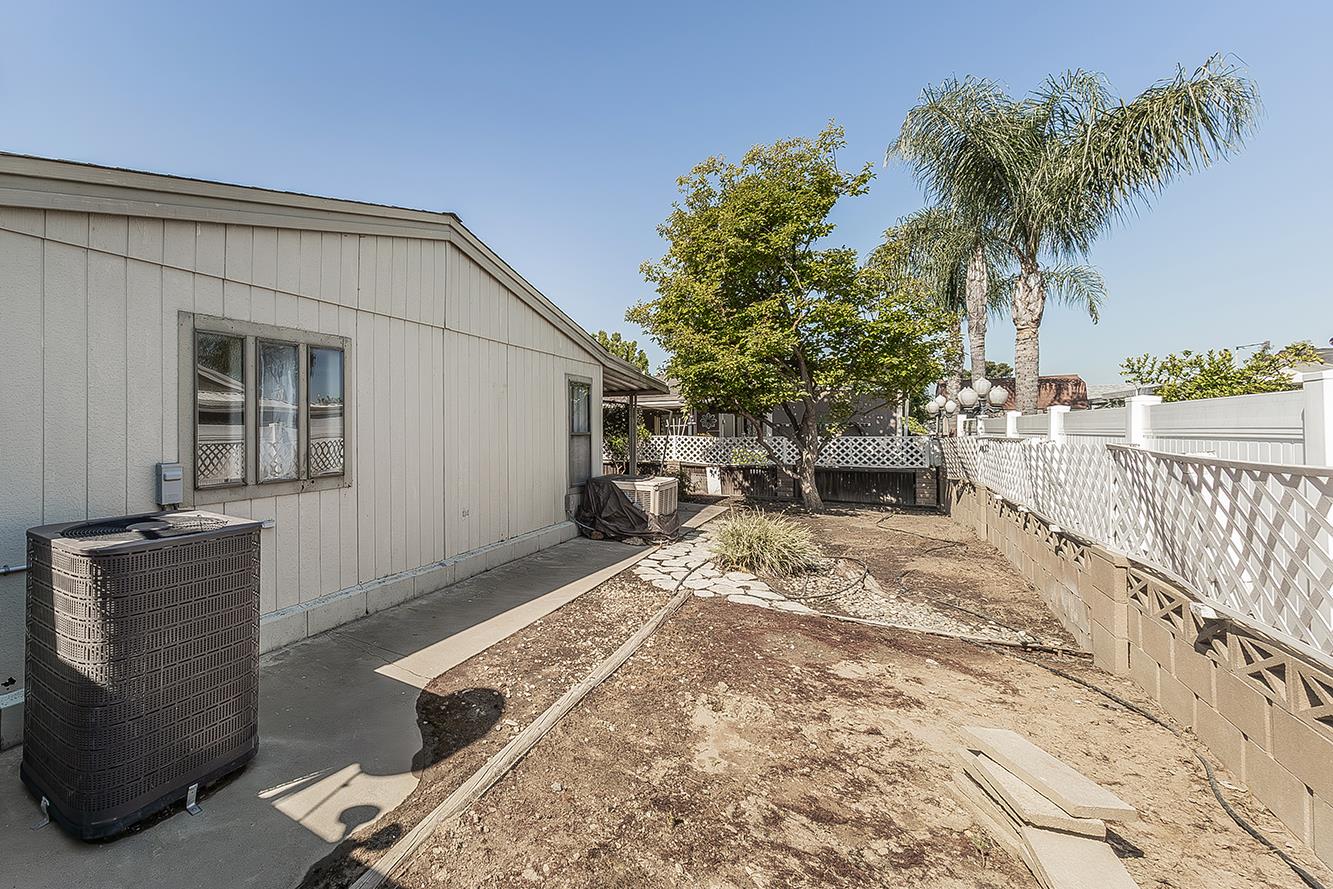 1701 Dinuba Ave #180, Selma, CA 93662