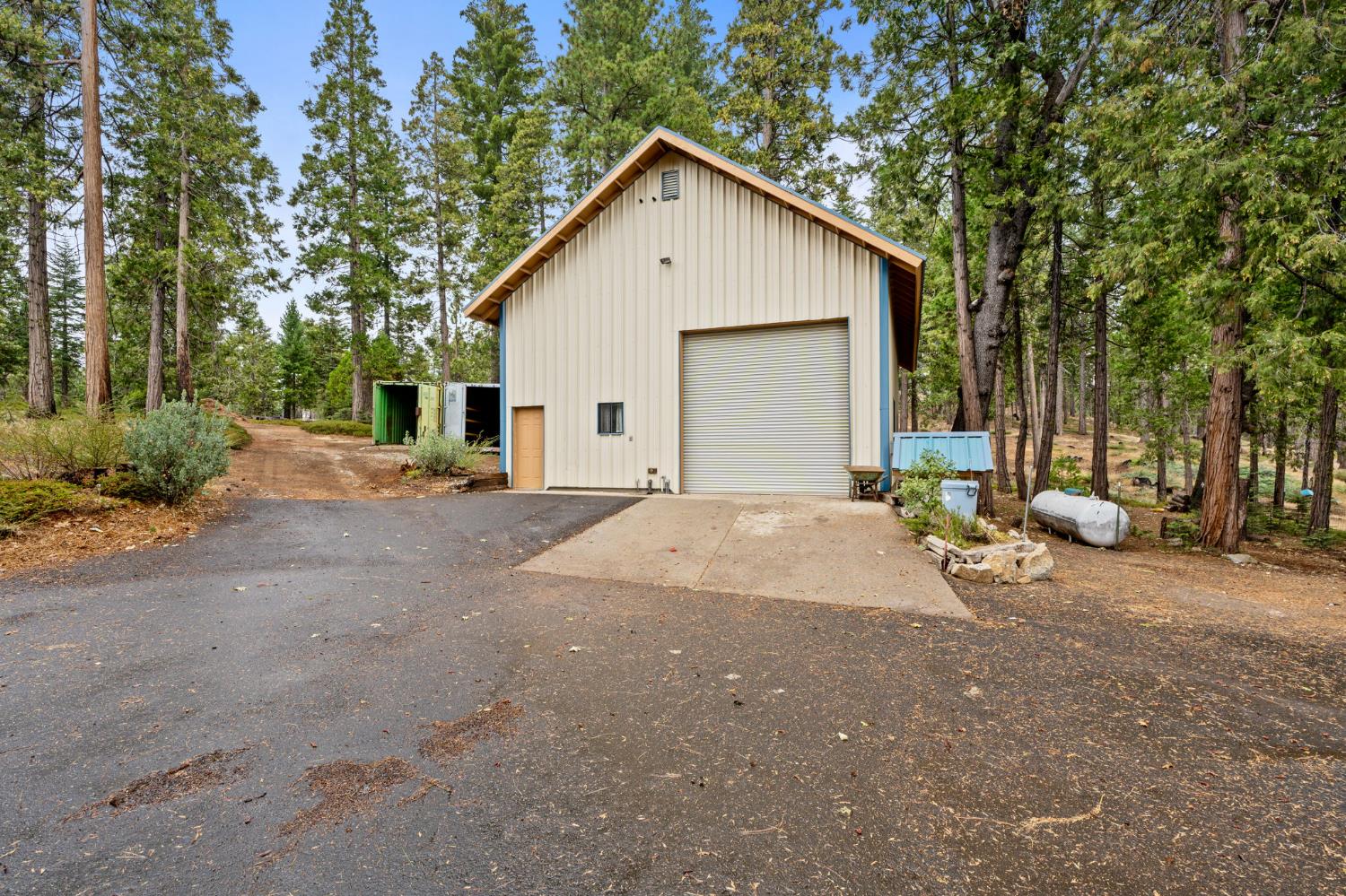 38018 Glenwood Ln, Shaver Lake, CA 93664