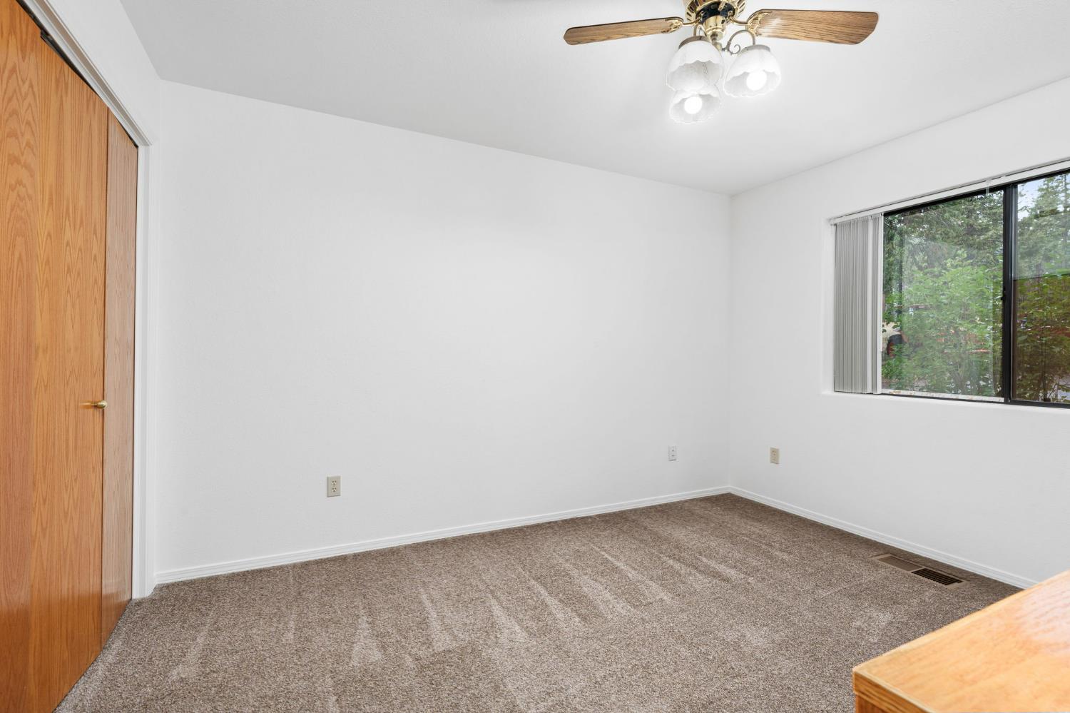 38018 Glenwood Ln, Shaver Lake, CA 93664