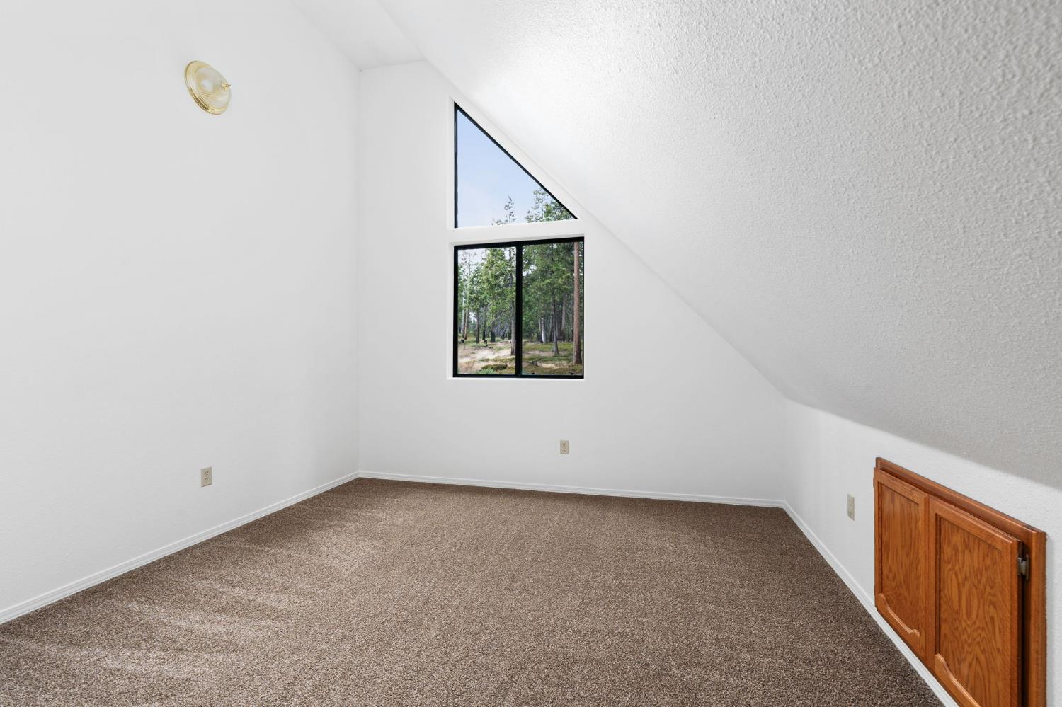 38018 Glenwood Ln, Shaver Lake, CA 93664