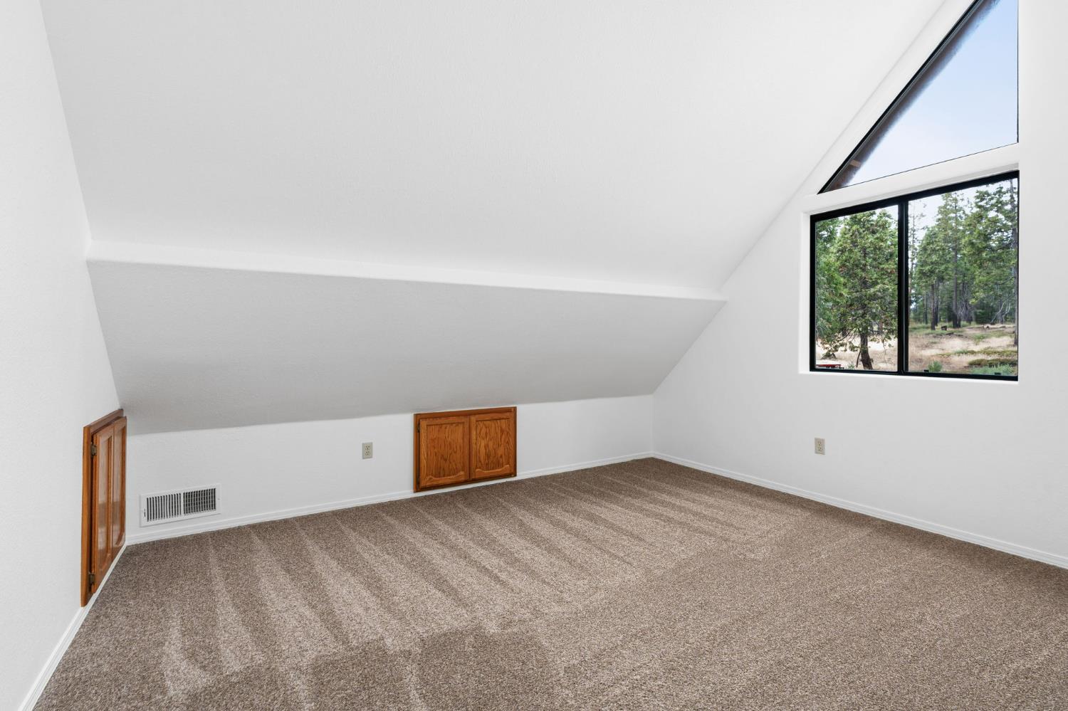 38018 Glenwood Ln, Shaver Lake, CA 93664