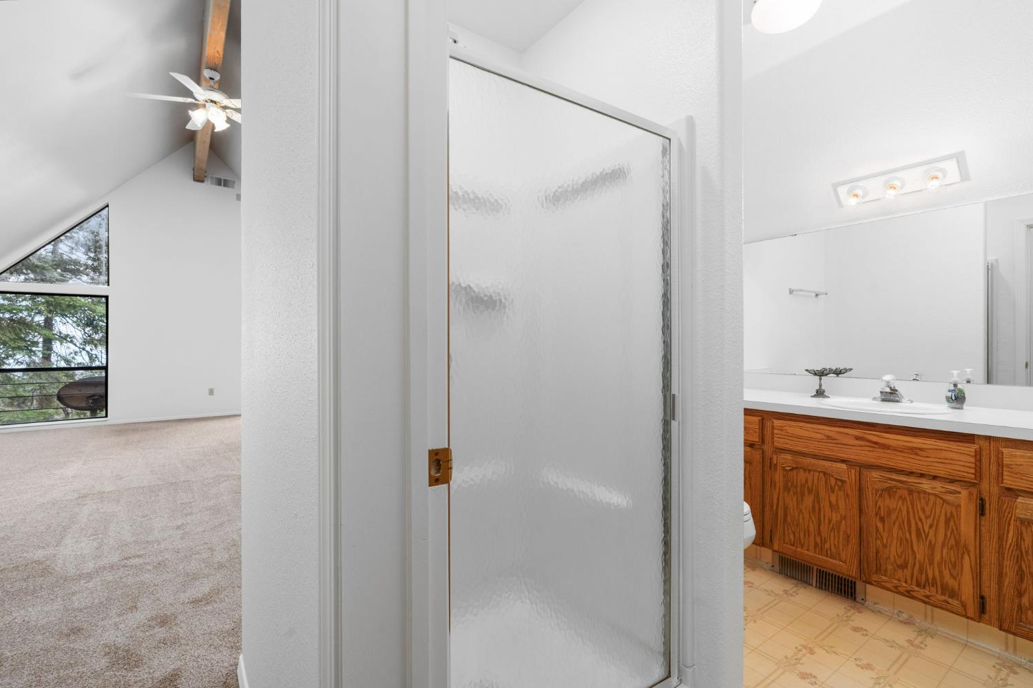 38018 Glenwood Ln, Shaver Lake, CA 93664